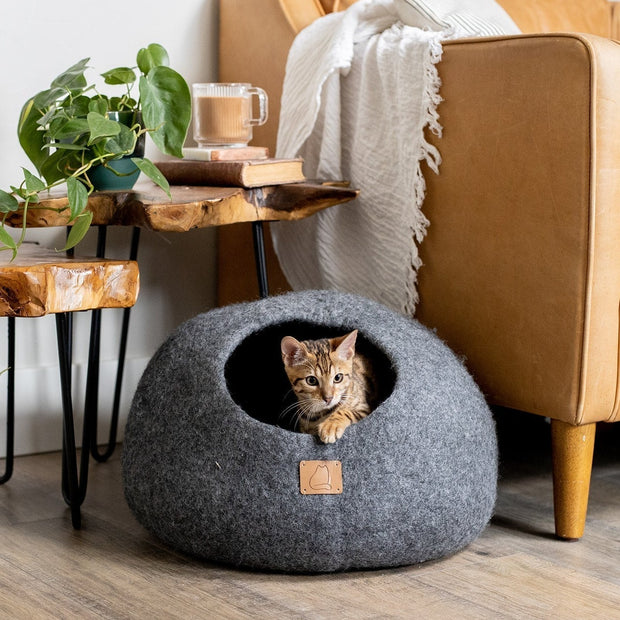 Lit grotte pour chat en laine feutrée de qualité supérieure - Grotte ronde confortable Peekaboo pour grands ou petits chats - Gris pierre