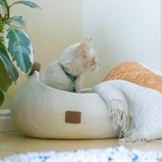 Valentinstags-Katzenkorb aus Wolle